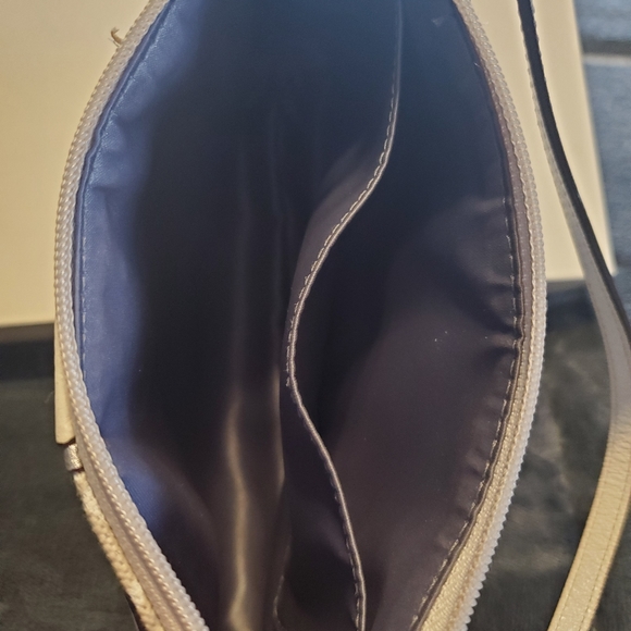 Coach large signature wristlet - Picture 6 of 6